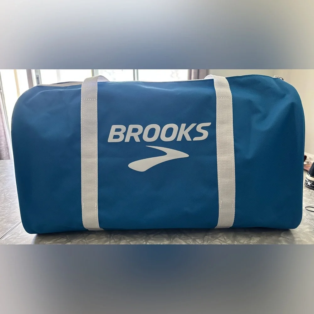 Perfect condition Brooks gym bag